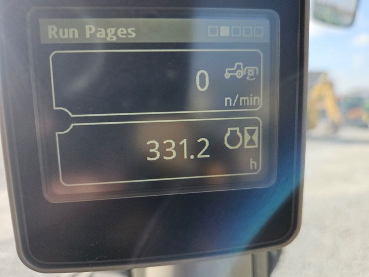 2024-john-deere-6140m-image-11