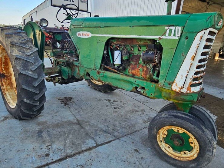 oliver-770-image-1