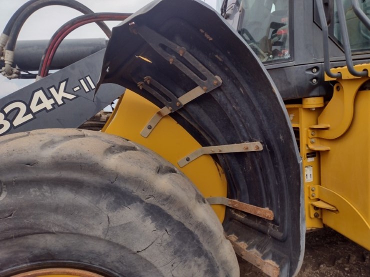 19-deere-824k-image-25