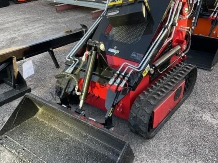 2025-mms-380-stand-up-skid-steer-image-2