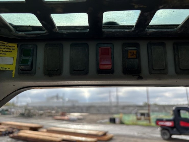 2012-bobcat-s175-image-27