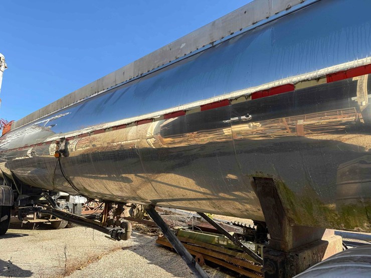 1976-6500-gal-ss-tanker-image-9