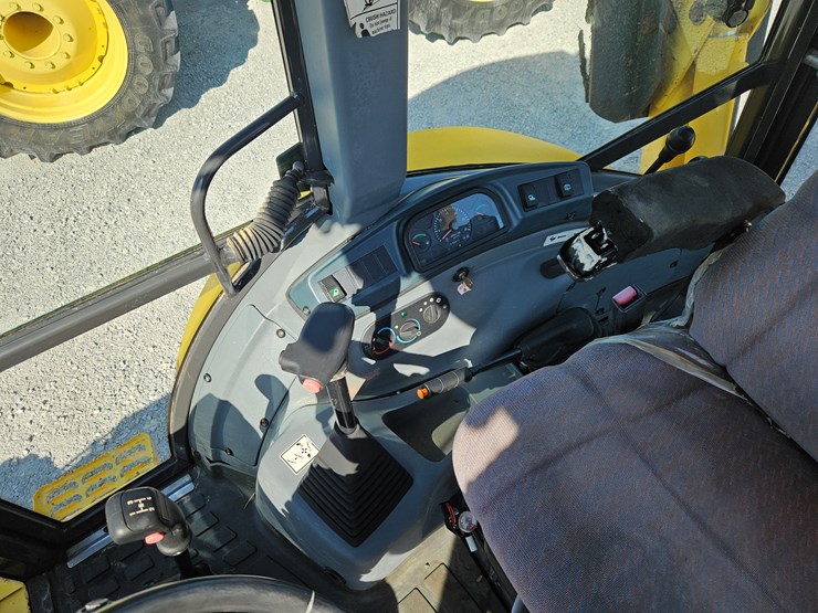 2005-new-holland-lb75b-image-11