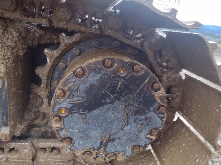 hitachi-zx135us-6-image-25