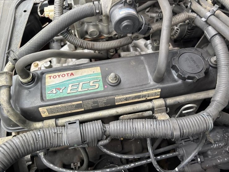 2011-toyota-8fgcu30-image-38