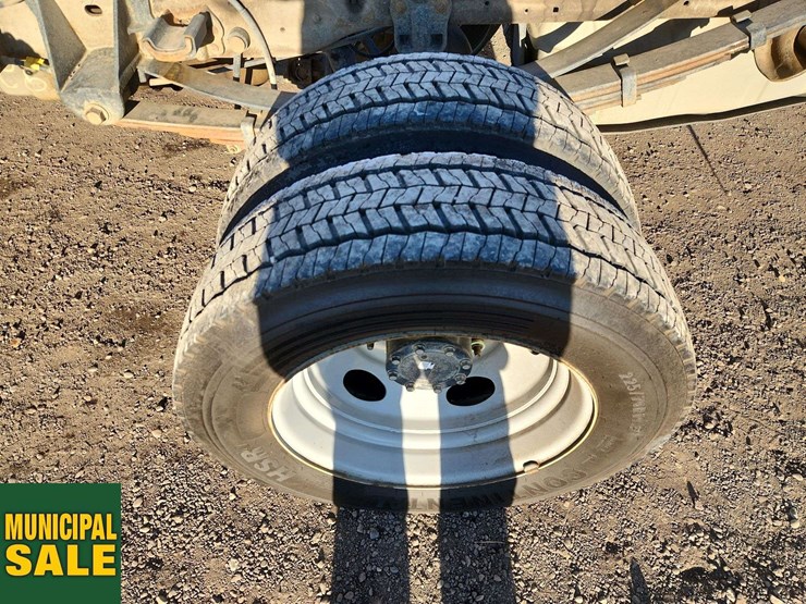 2004-ford-f450-image-31