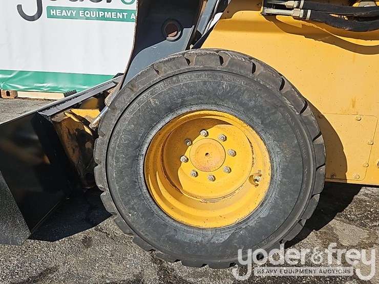 2012-deere-328d-image-7
