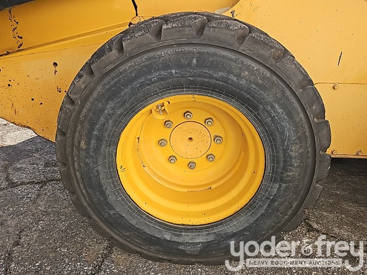 2012-deere-328d-image-9