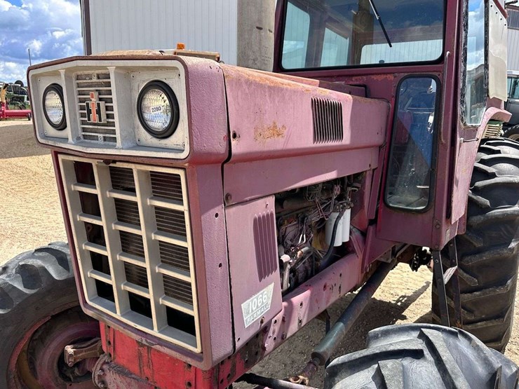 farmall-1066-hydro-image-6