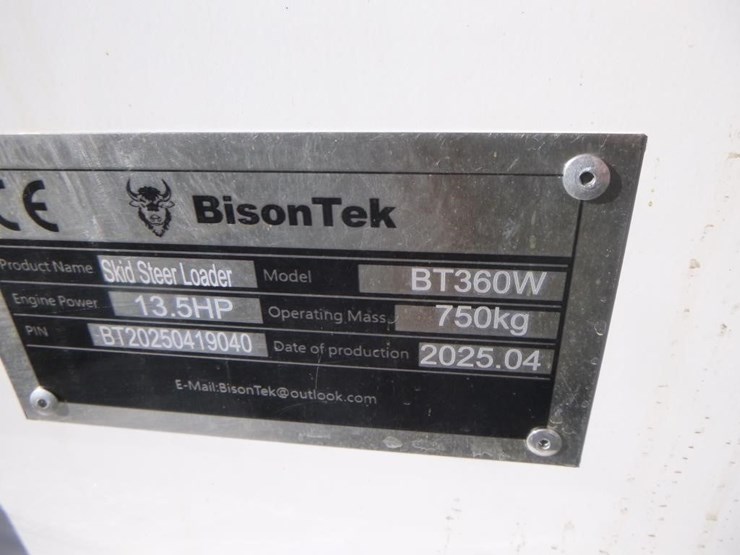 2025-bison-tele-bt360w-skid-steer-track-loader-image-19