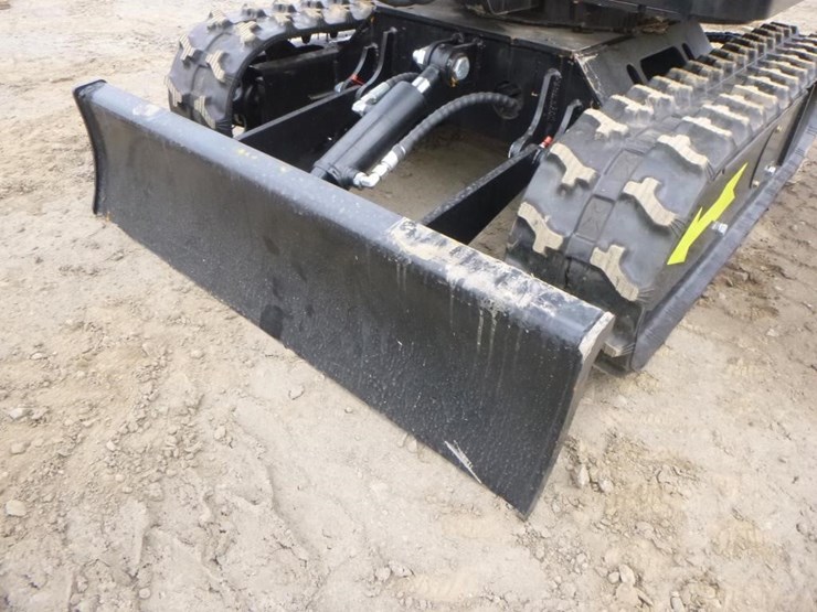 2025-vicsec-vc13c-hydraulic-excavator-image-15