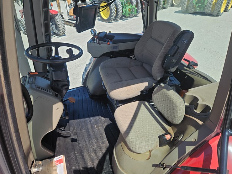 2011-case-ih-magnum-225-image-6