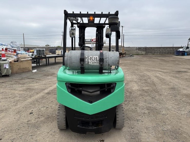 2020-mitsubishi-fg25n-image-8