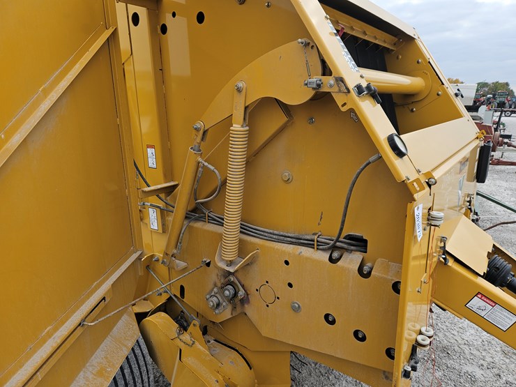 #203873-•-vermeer-505m-baler-image-11