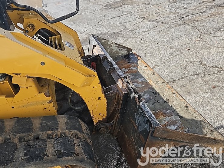 2021-caterpillar-299d3-image-21