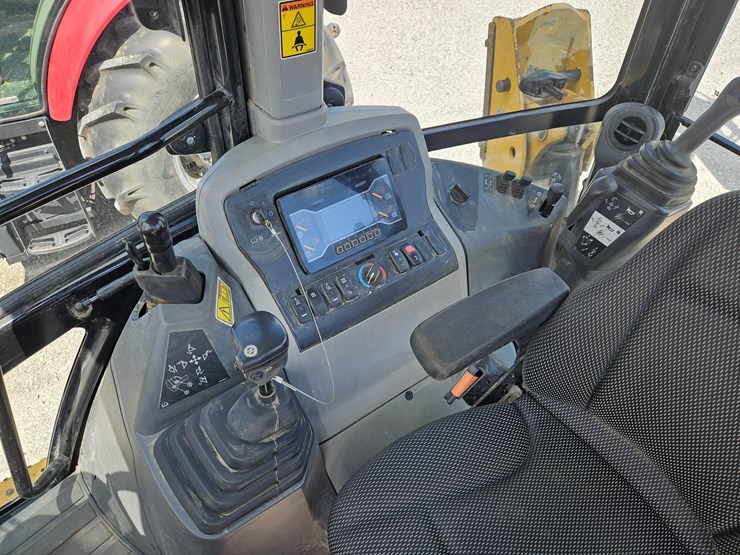 #203035-•-2021-caterpillar-416st-backhoe-image-12