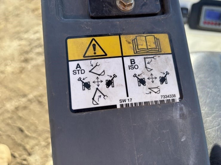 2022-bobcat-e10e-hydraulic-excavator-image-29