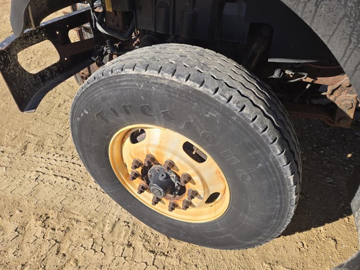 2014-international-7400-image-3