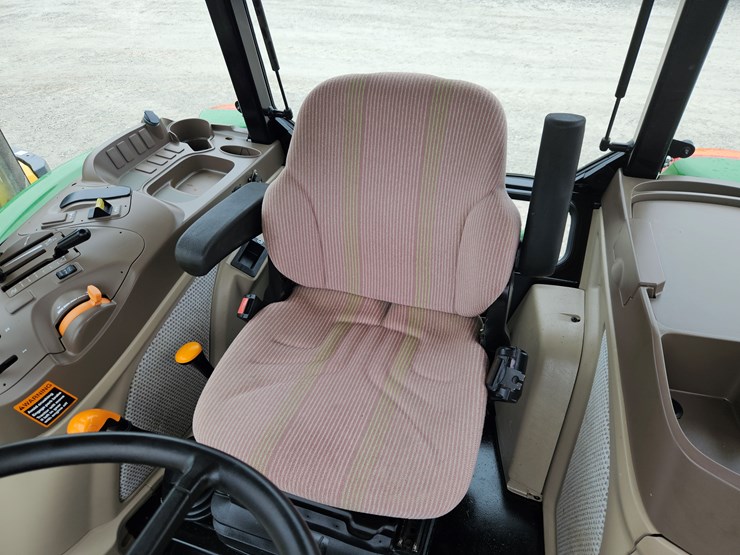 2017-john-deere-6120e-image-7