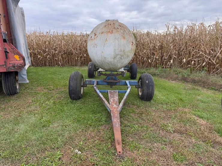 propane-tank-on-gear-image-10