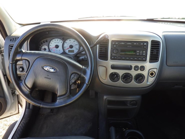2003-ford-escape-image-9