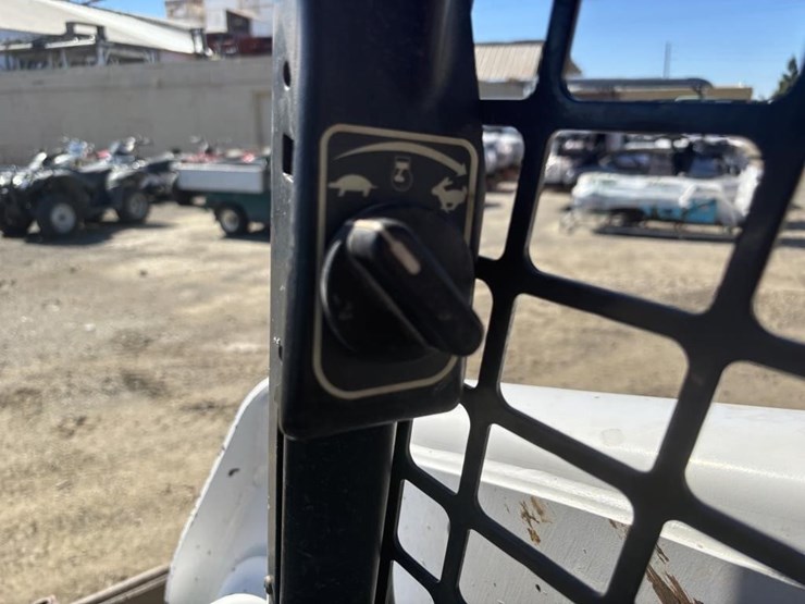 2016-bobcat-t770-image-25