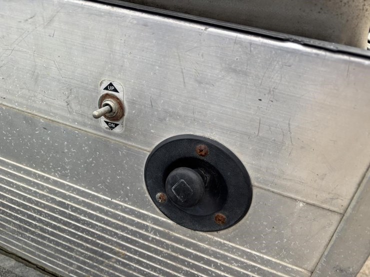 2012-club-car-turf-2-image-12