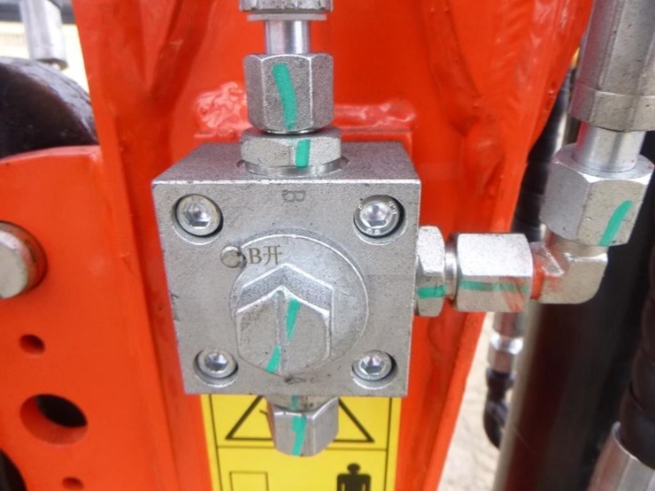 2025-tpm-16-hydraulic-excavator-image-13