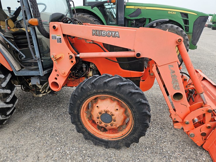 2008-kubota-m7040-image-6