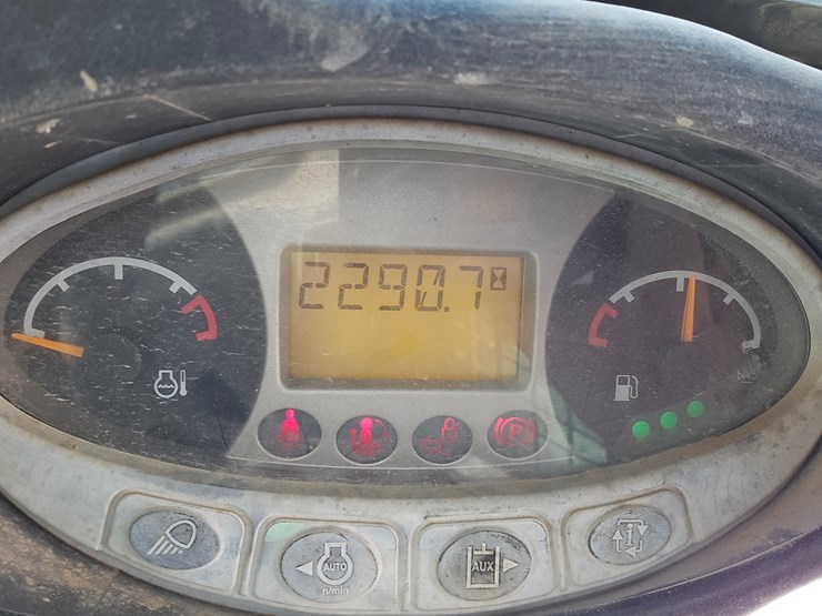 2020-bobcat-t870-image-11