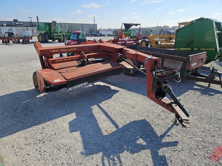 new-holland-411-image-1