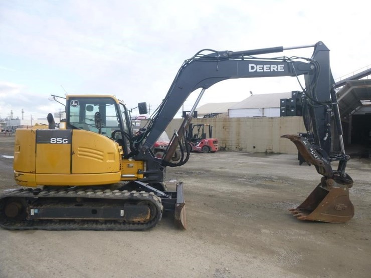 2016-deere-85g-image-28