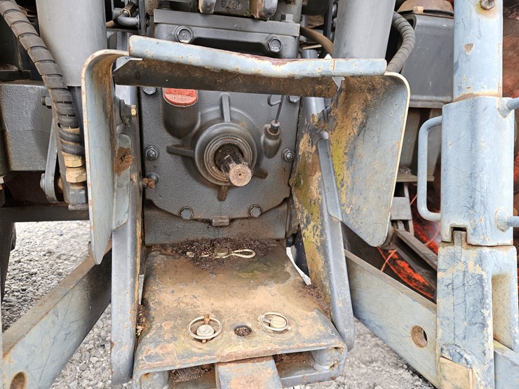 2008-kubota-m7040-image-13