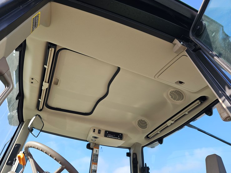 2024-john-deere-6140m-image-5