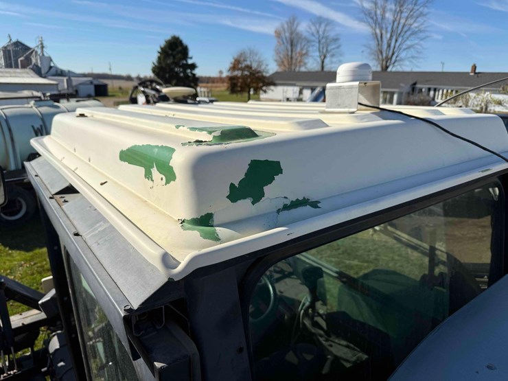 willmar-8400-sprayer-image-38