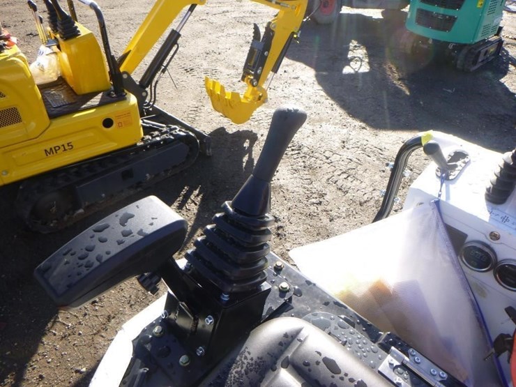 blt-319-hydraulic-excavator-image-19