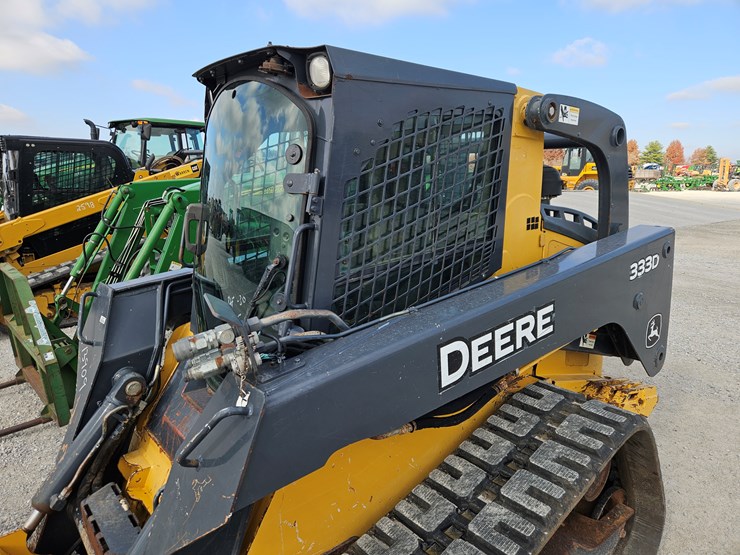 2010-deere-333d-image-13