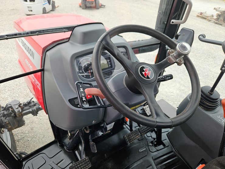 2014-massey-ferguson-4610-image-9