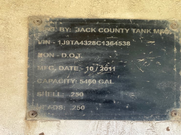 2012-jack-county-130-bbl-vacuum-trailer-image-12