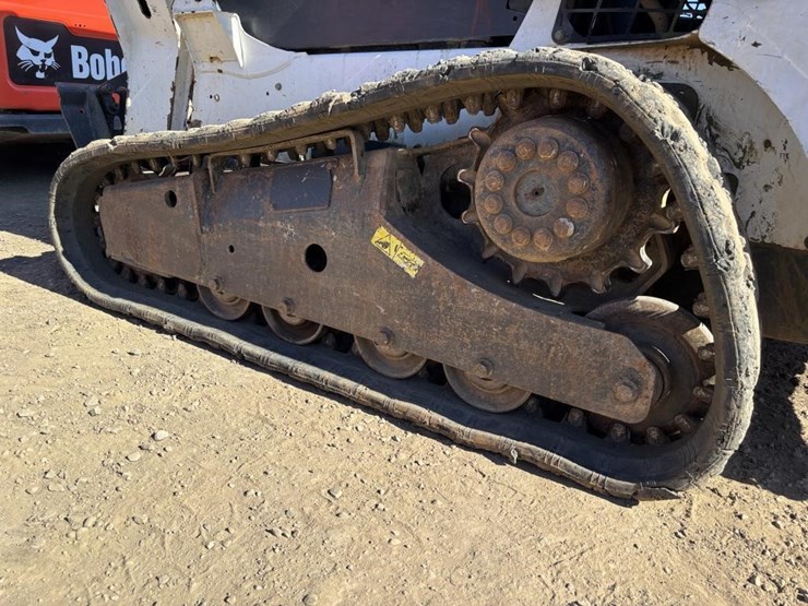 2013-bobcat-t550-image-18