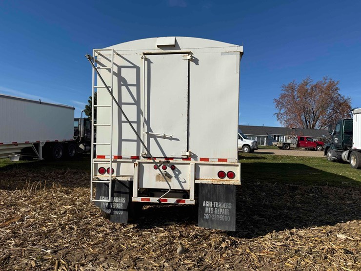 agri-trader-hopper-bottom-image-3