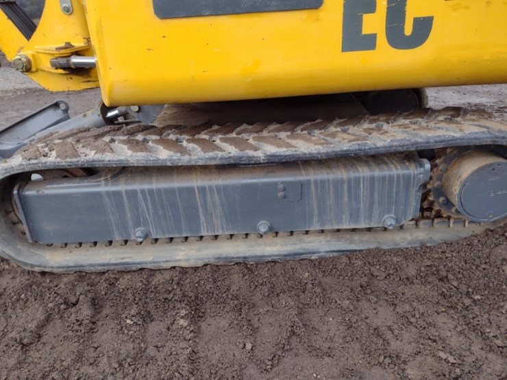 new-holland-ec25-image-26