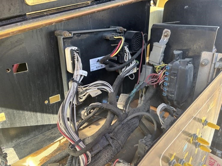 2015-jlg-450aj-image-28