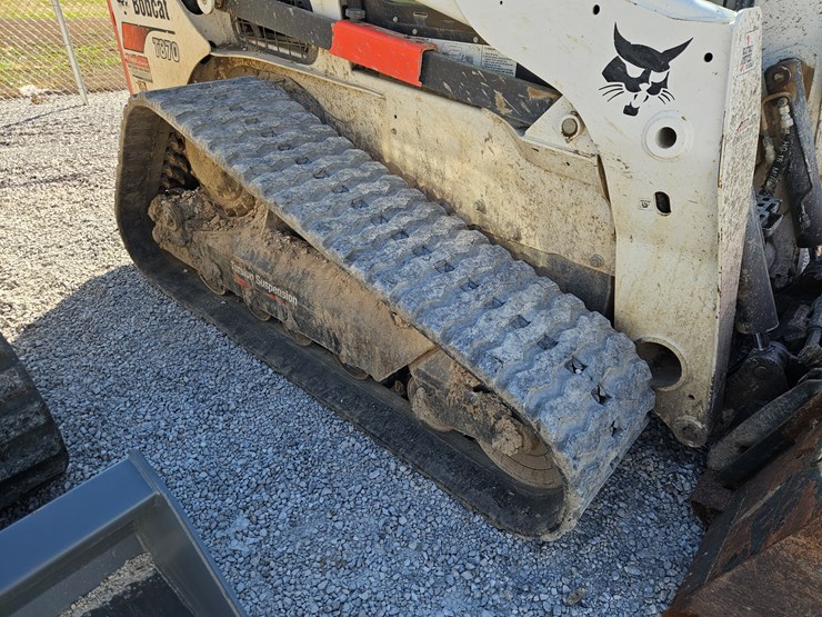2020-bobcat-t870-image-21