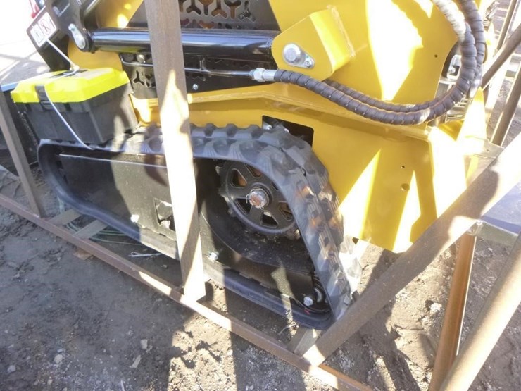 2025-agt-mx-mrt14-skid-steer-track-loader-image-18
