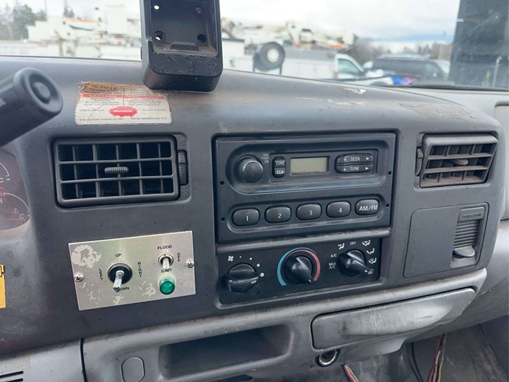 2003-ford-f550-image-21