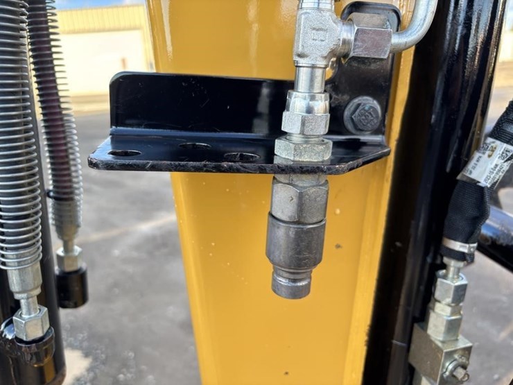 2021-caterpillar-302.7cr-image-17