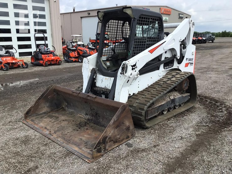 2017-bobcat-t740-image-2