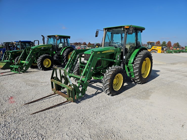 2011-john-deere-6100d-image-1
