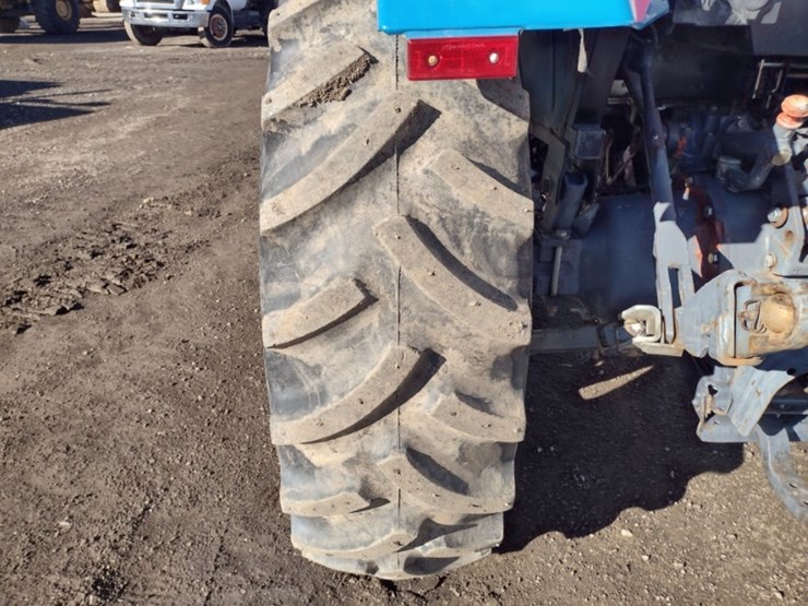 new-holland-4630-image-21